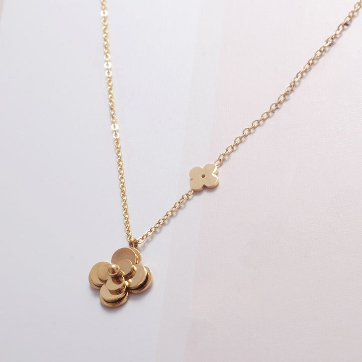 Dainty Flower Pendant Necklace - Norah's Place