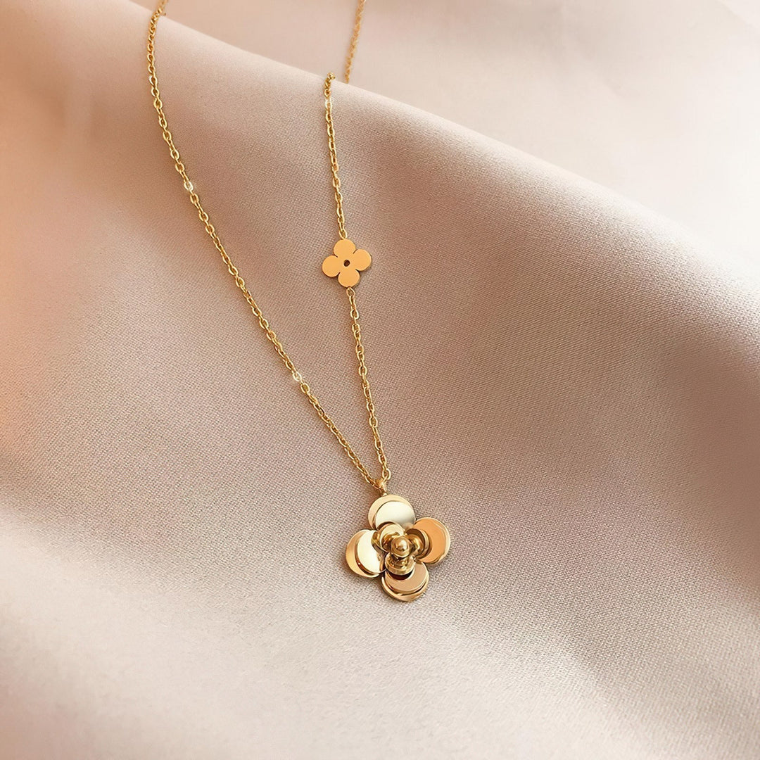 Dainty Flower Pendant Necklace - Norah's Place